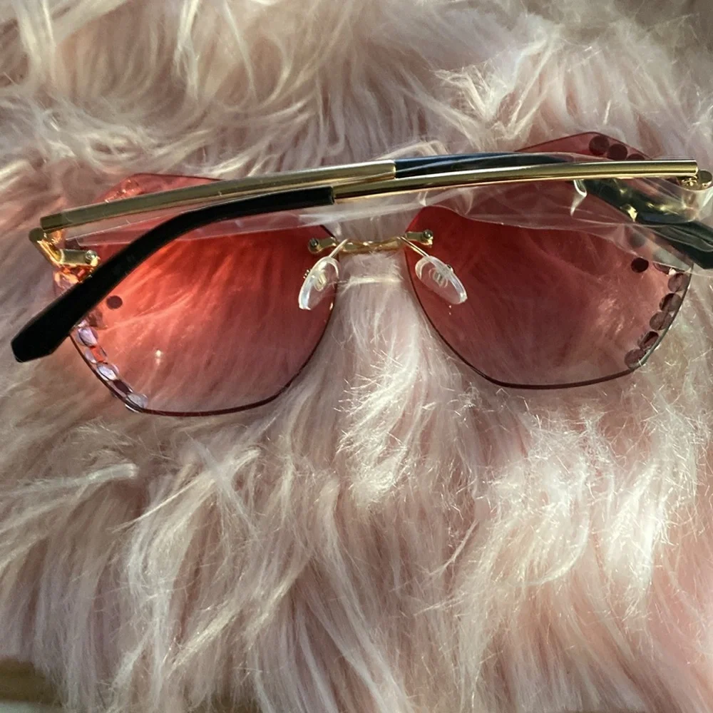 Fashion, Sonny’s - Picture 2 of 4